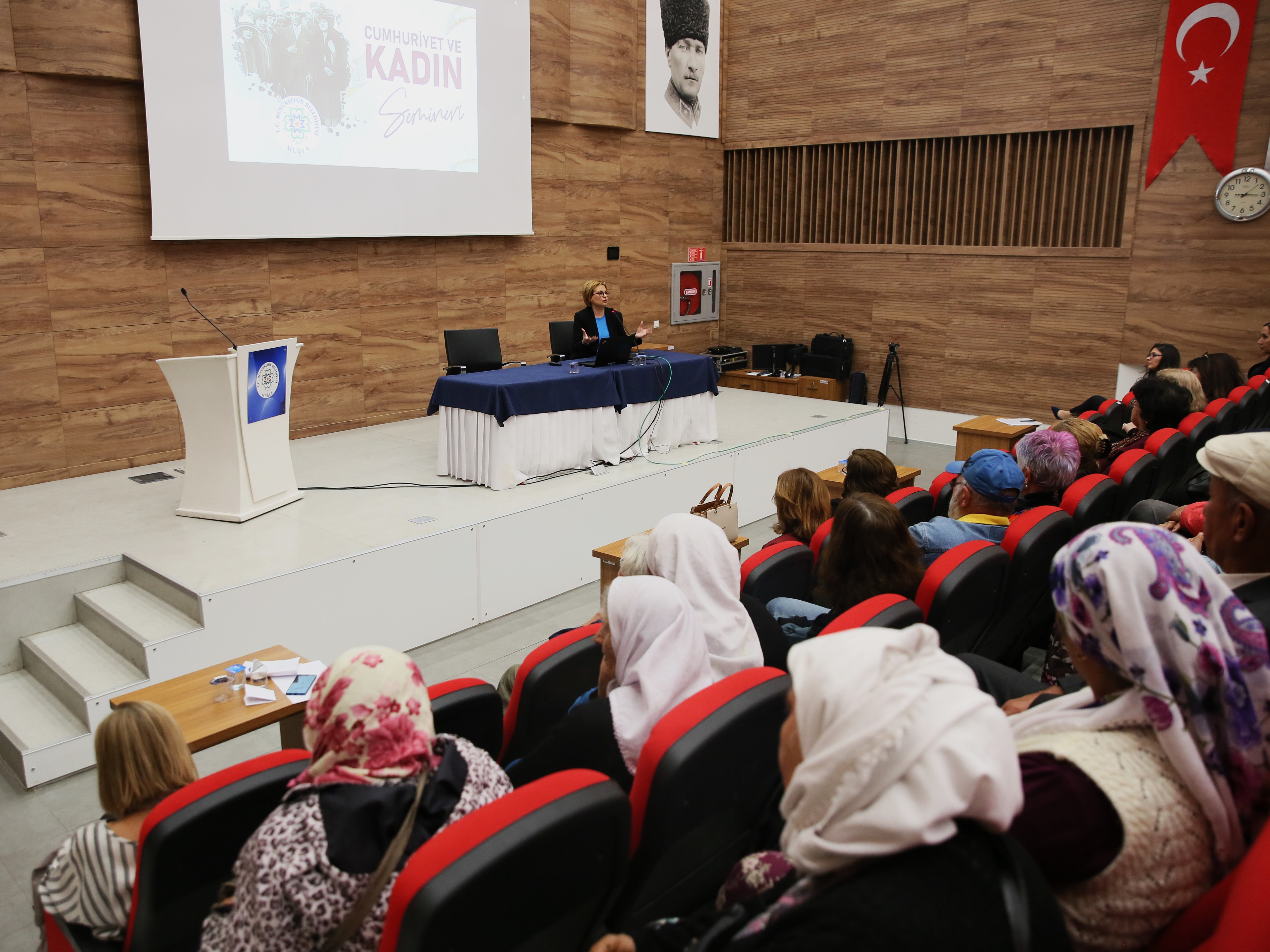 Büyükşehir’in Felsefe ve Yaşam Akademisi Yerel Yönetimlerde Bir İlk Olarak Dikkat Çekiyor